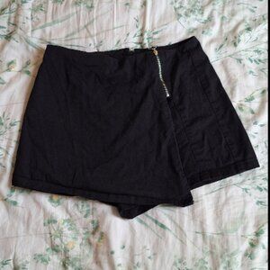 Forever 21 Black Zipper Mini Skort